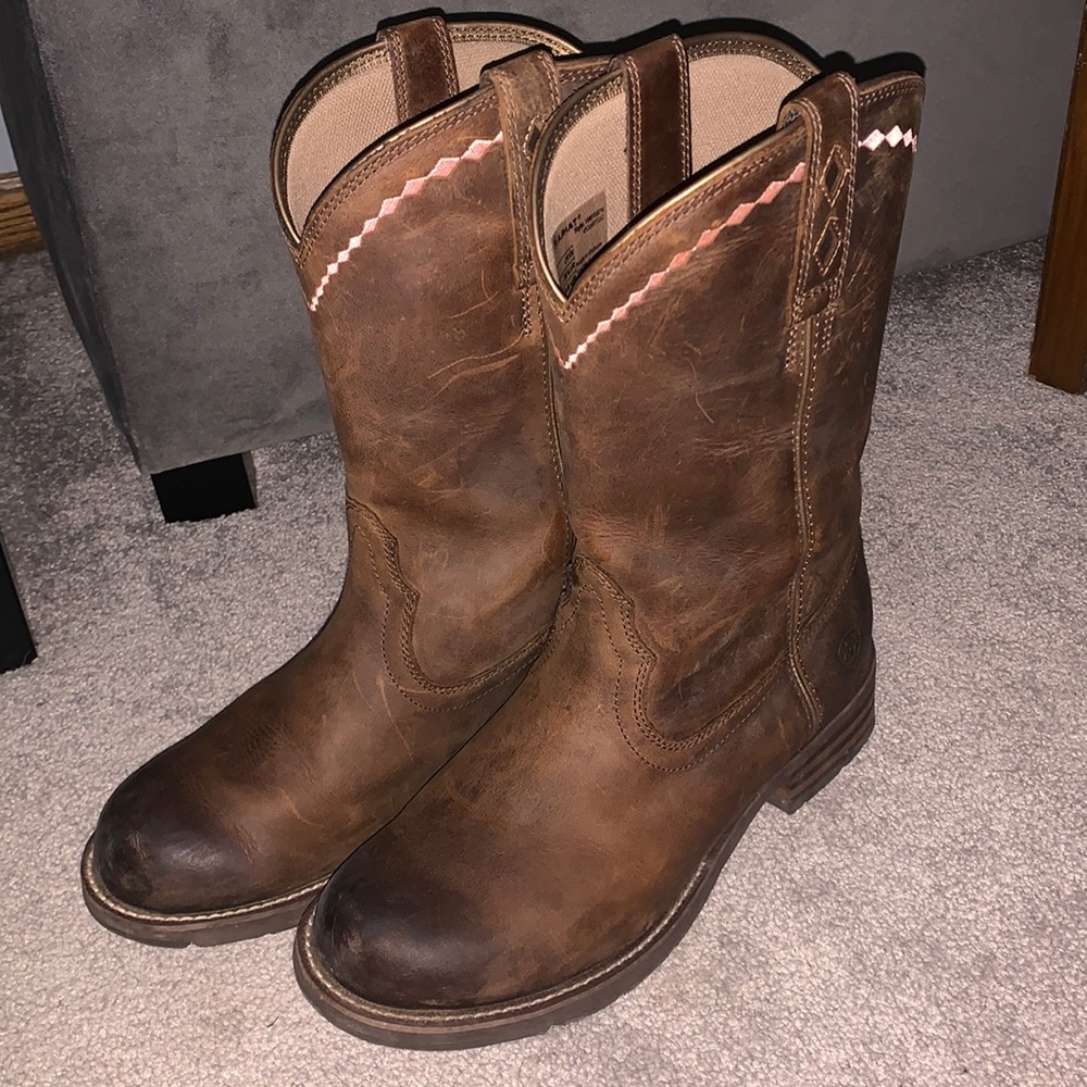 Ariat cowgirl boots